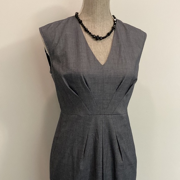 TAVAN & Mitto Grey and Black Pencil Sleeveless Couture Dress​​​​​ - Picture 4 of 16